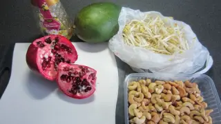 Funky taugésalade met mango & gekarameliseerde cashew noten